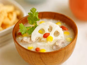  Ngó sen hầm xương lợn