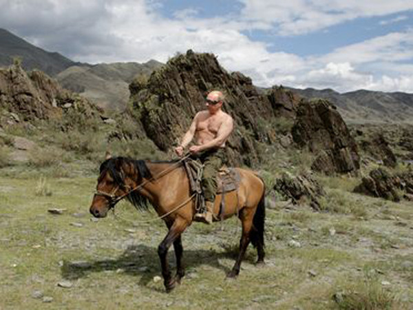 Ông Putin cưỡi ngựa trong kỳ nghỉ tại Siberia năm 2009