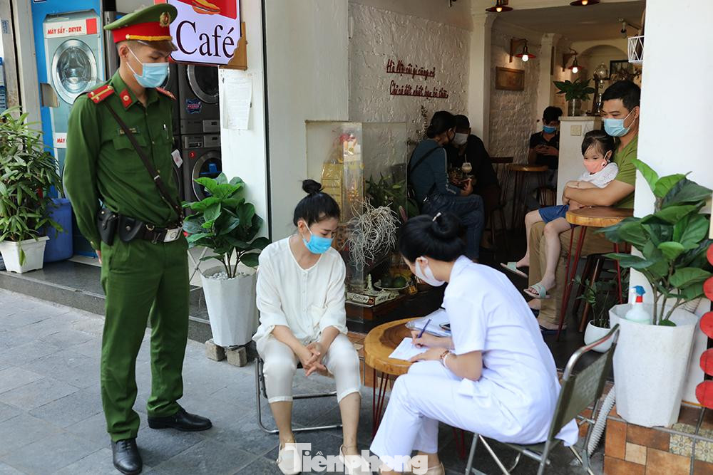 Phạt 2 triệu đồng chủ quán không đeo khẩu trang khi bán hàng ảnh 3