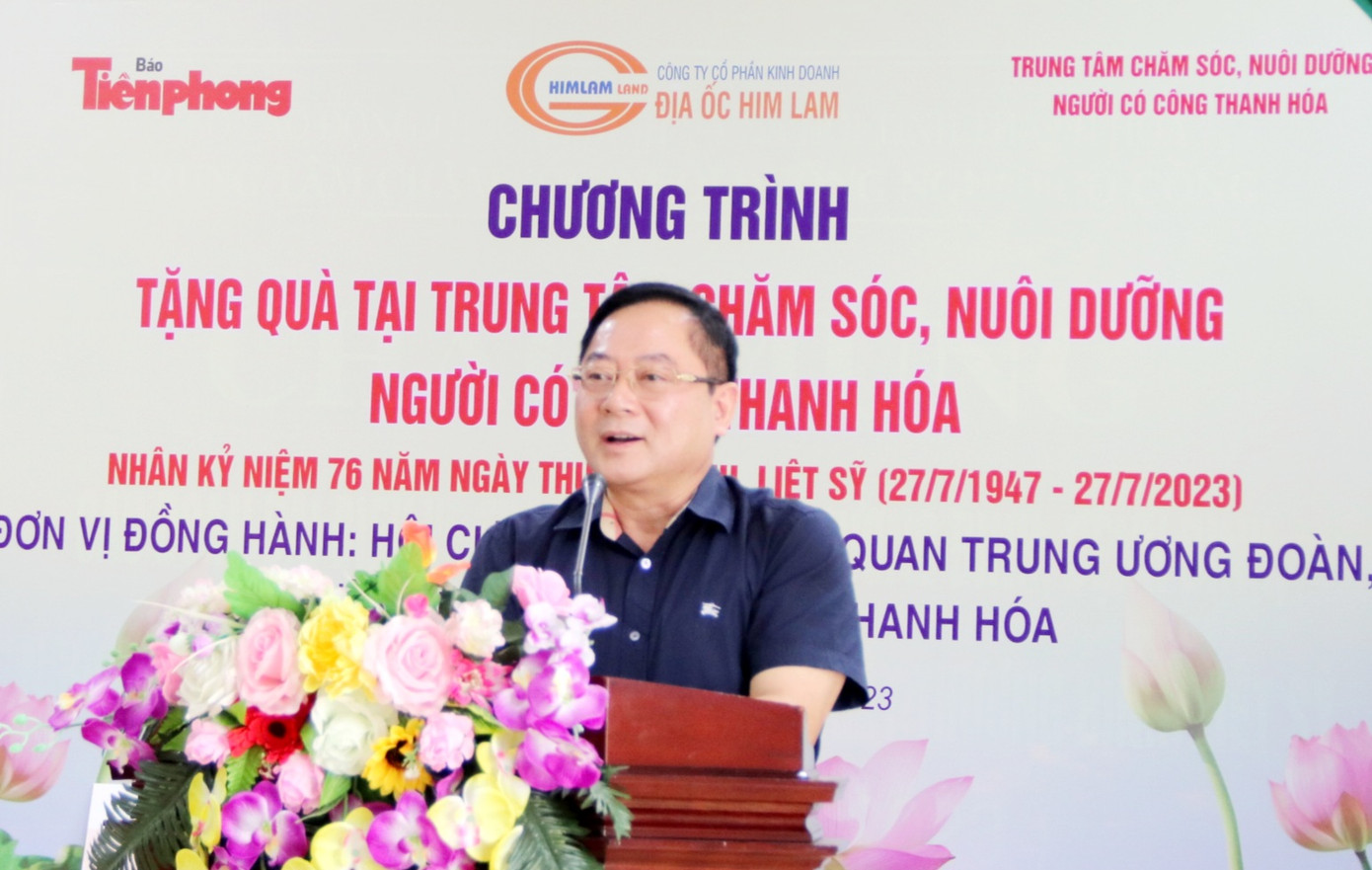 Nhà báo Lê Xuân Sơn, Tổng Biên tập Báo Tiền Phong.