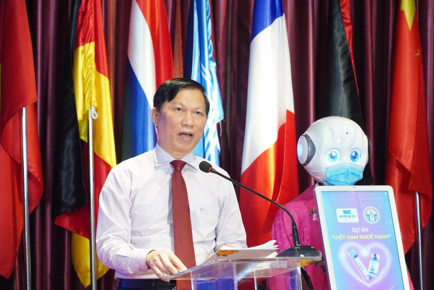 PGS.TS. Trần Quý Tường, Cục trưởng Cục CNTT - Bộ Y tế phát biểu tại buổi lễ PGS.TS. Trần Quý Tường, Cục trưởng Cục CNTT - Bộ Y tế phát biểu tại buổi lễ