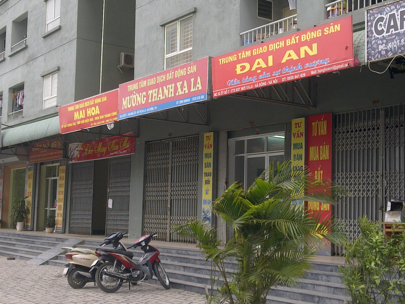 Hơn 1 tháng sau Tết Nguyên đán, nhiều sàn bất động sản vẫn 