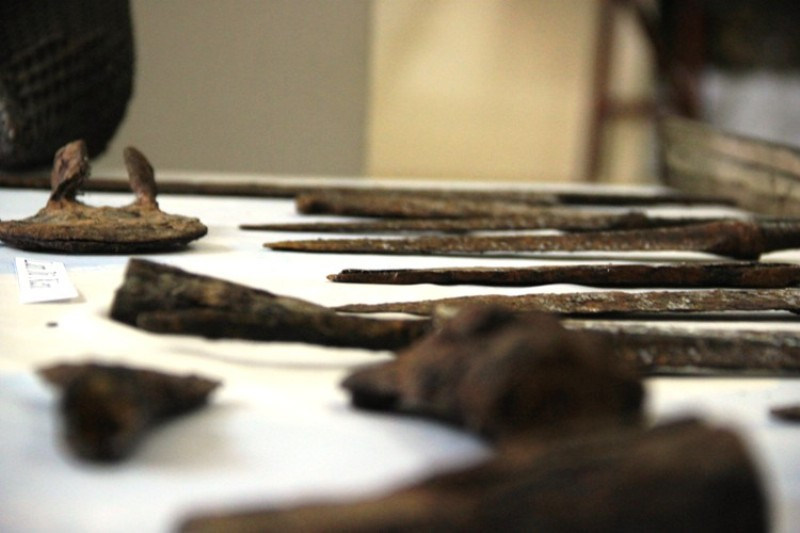 Lần này bảo tàng Đà Nẵng tiếp nhận 21 hiện vật, trong đó 5 hiện vật thuộc nhóm chứng tích chiến tranh và 1 bộ sưu tập khảo cổ có 16 tiêu bản gồm nhiều loại hình: cuốc, rìu... của nhà sưu tập Lâm Dũ Xênh (Quảng Ngãi)