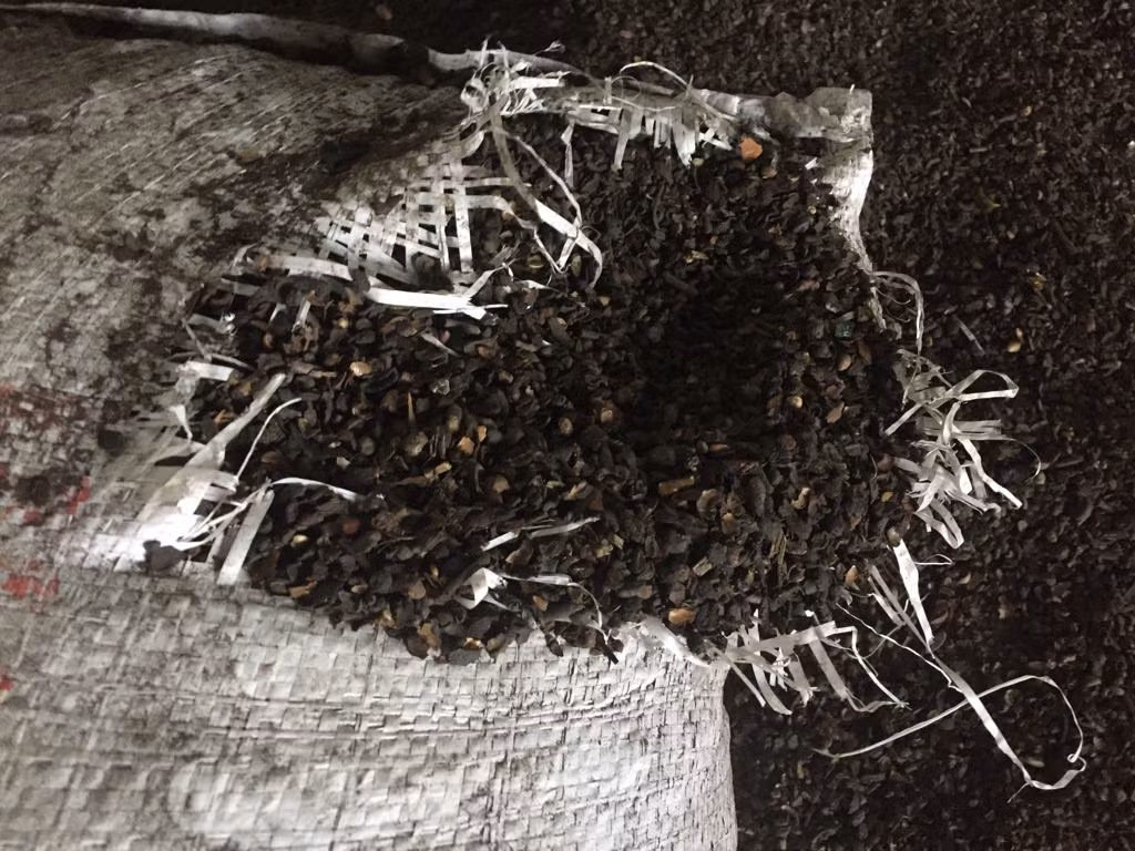 Hé lộ động cơ nhuộm phế phẩm cà phê với pin ảnh 2 Hé lộ động cơ nhuộm phế phẩm cà phê với pin ảnh 2