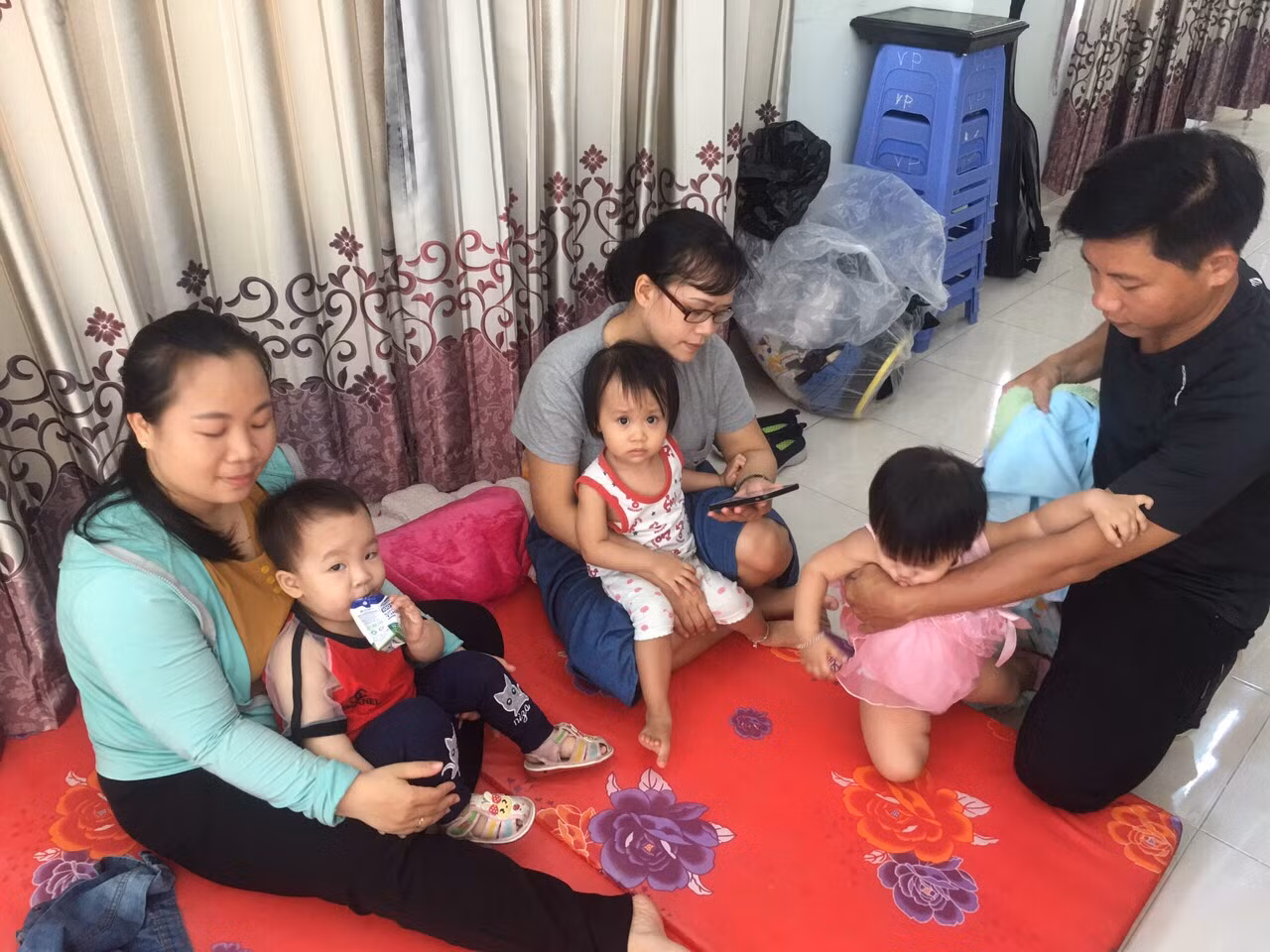 Khách hàng vây trụ sở, đòi lại trăm tỷ từ dự án ‘ma’ ở Hà Nội ảnh 4