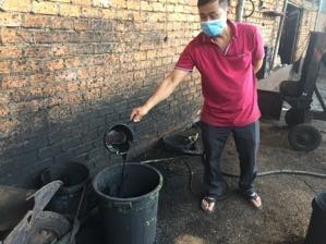 Bên trong nơi sơ chế 'cà phê bẩn' bằng bột đá và pin ảnh 8