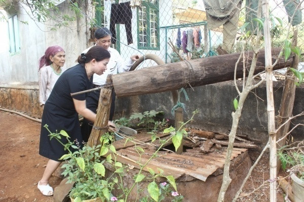 Lạ kỳ nước giếng nóng tới 70 độ ở Buôn Ma Thuột ảnh 1