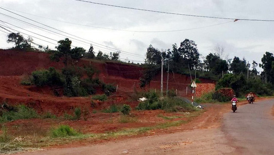 Bắt Chủ tịch xã tham mưu ký cấp đất quốc phòng cho người nhà cán bộ ảnh 2