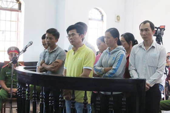 Vắng luật sư, phiên xét xử vụ ông Trần Minh Lợi phải tạm hoãn ảnh 2