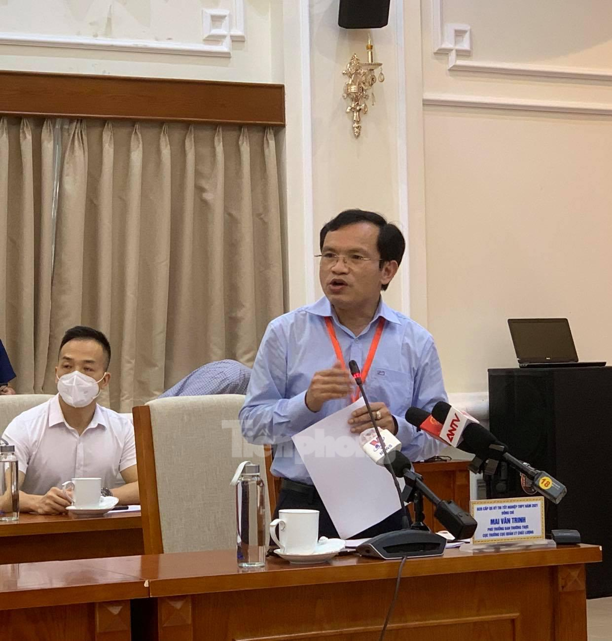 Ông Mai Văn Trinh, Cục trưởng Cục Quản lý Chất lượng, Bộ GD&ĐT tại buổi họp báo Ông Mai Văn Trinh, Cục trưởng Cục Quản lý Chất lượng, Bộ GD&ĐT tại buổi họp báo