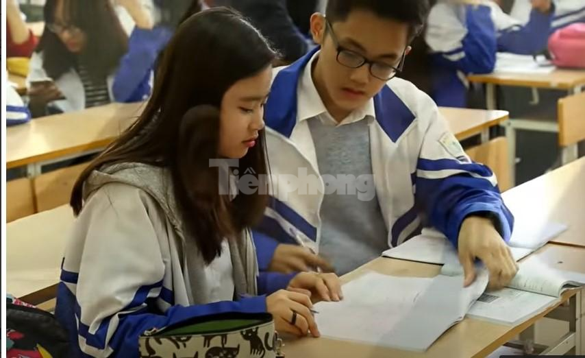 Học sinh trường THPT chuyên ĐH Sư phạm Học sinh trường THPT chuyên ĐH Sư phạm