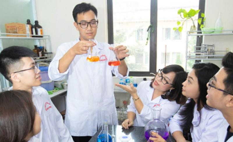 Giờ thực hành của sinh viên trường Đại học Sư phạm Hà Nội