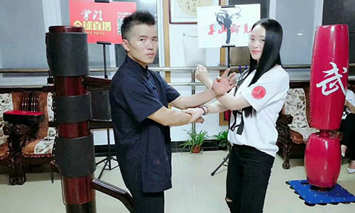 Võ sư Vịnh Xuân: 'Từ Hiểu Đông tẩy não thanh thiếu niên Trung Quốc' ảnh 1