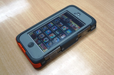 Otterbox Armor chống shock và chống nước cho iPhone 5s