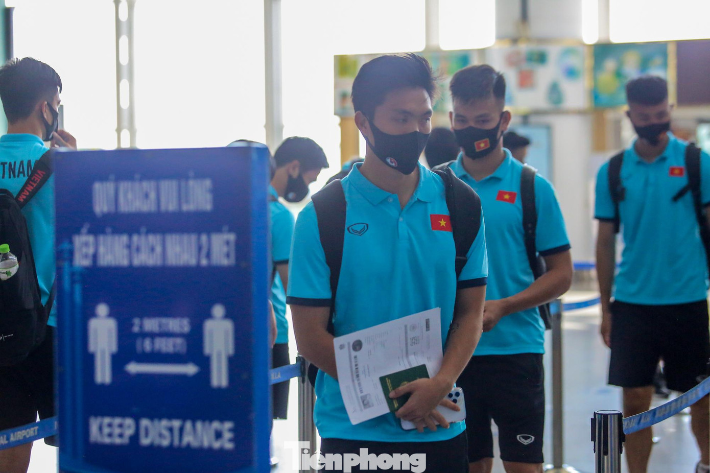 Cũng do ảnh hưởng của dịch COVID-19, AFC đã điều chỉnh qui định về đăng ký danh sách cầu thủ. Theo đó, các đội tuyển sẽ chốt danh sách 23 cầu thủ từ danh sách đăng ký ban đầu với thời hạn cuối là 90 phút trước mỗi trận đấu. Như vậy, toàn bộ 30 cầu thủ ĐT Việt Nam có mặt tại UAE đều có cơ hội ra sân tùy thuộc vào chiến thuật về sử dụng nhân sự của BHL cho từng trận đấu.