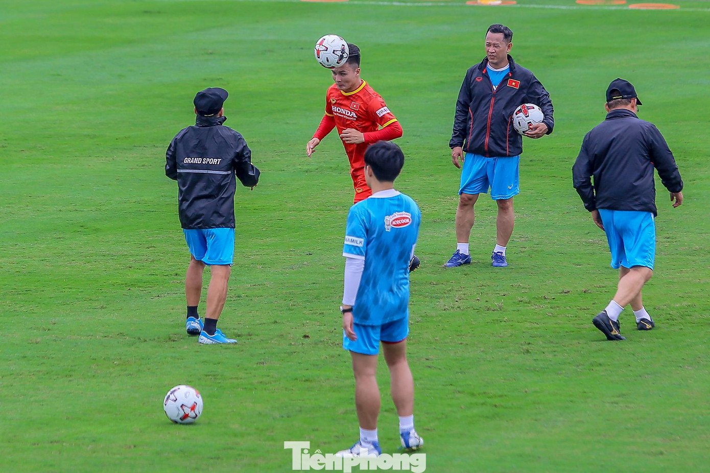 Tập không chiến rất cần thiết đối với ĐT Việt Nam do các đối thủ ở ba trận còn lại tại vòng loại World Cup 2022 đều có khả năng chơi bóng bổng tốt.