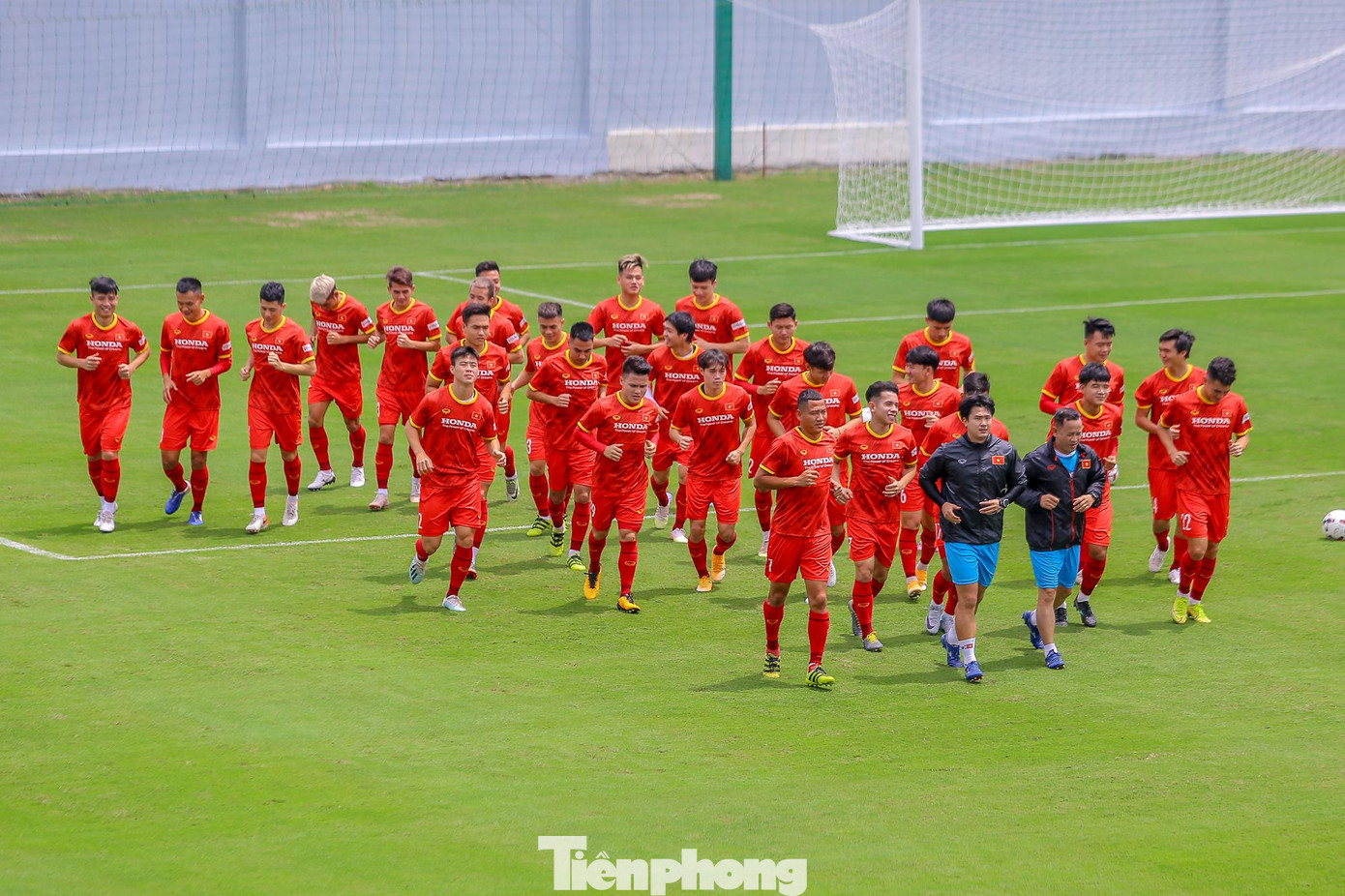 Ở buổi tập đầu, đội trưởng Quế Ngọc Hải chia sẻ mục tiêu của ĐT Việt Nam ở ba trận còn lại ở vòng loại World Cup 2022 là giành được từ 4-6 điểm để nuôi hy vọng lọt vào vòng loại thứ ba.