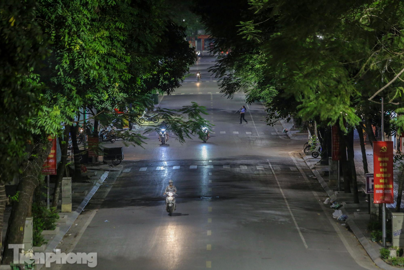 Phương tiện lưu thông trên các con đường đều thoải mái di chuyển. Phương tiện lưu thông trên các con đường đều thoải mái di chuyển.