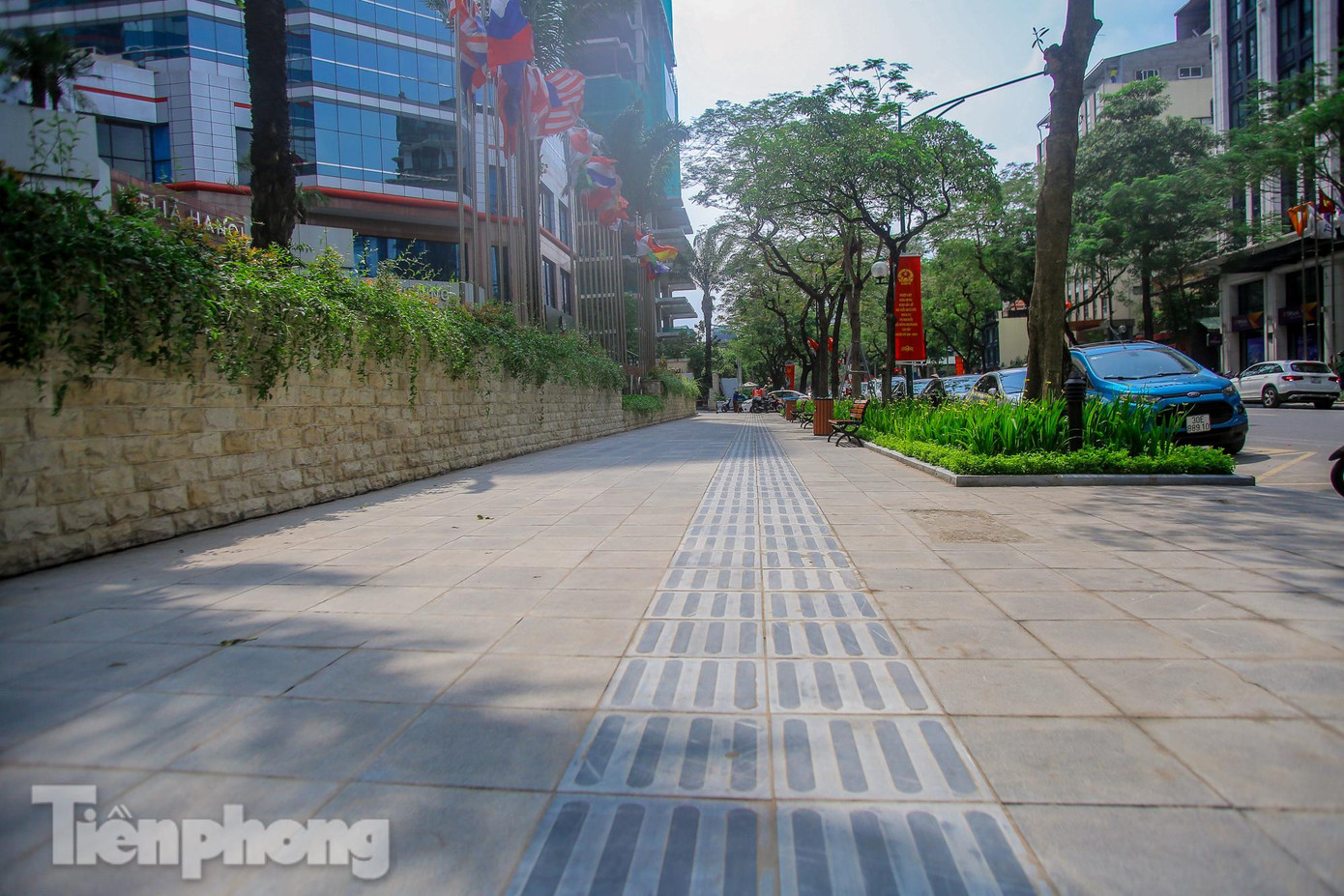 Bề mặt vỉa hè sau cải tạo đảm bảo không bị mấp mô, lồi lõm.