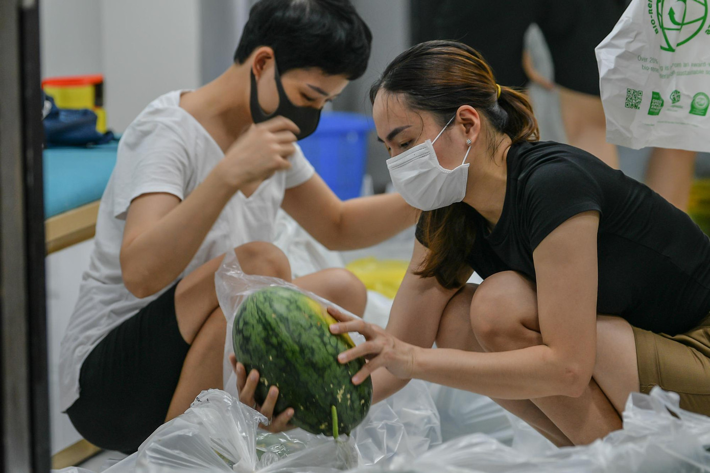 Nên việc các hội, nhóm, tổ chức đứng ra giải cứu nông sản sẽ giảm thiệt hại cho người nông dân.