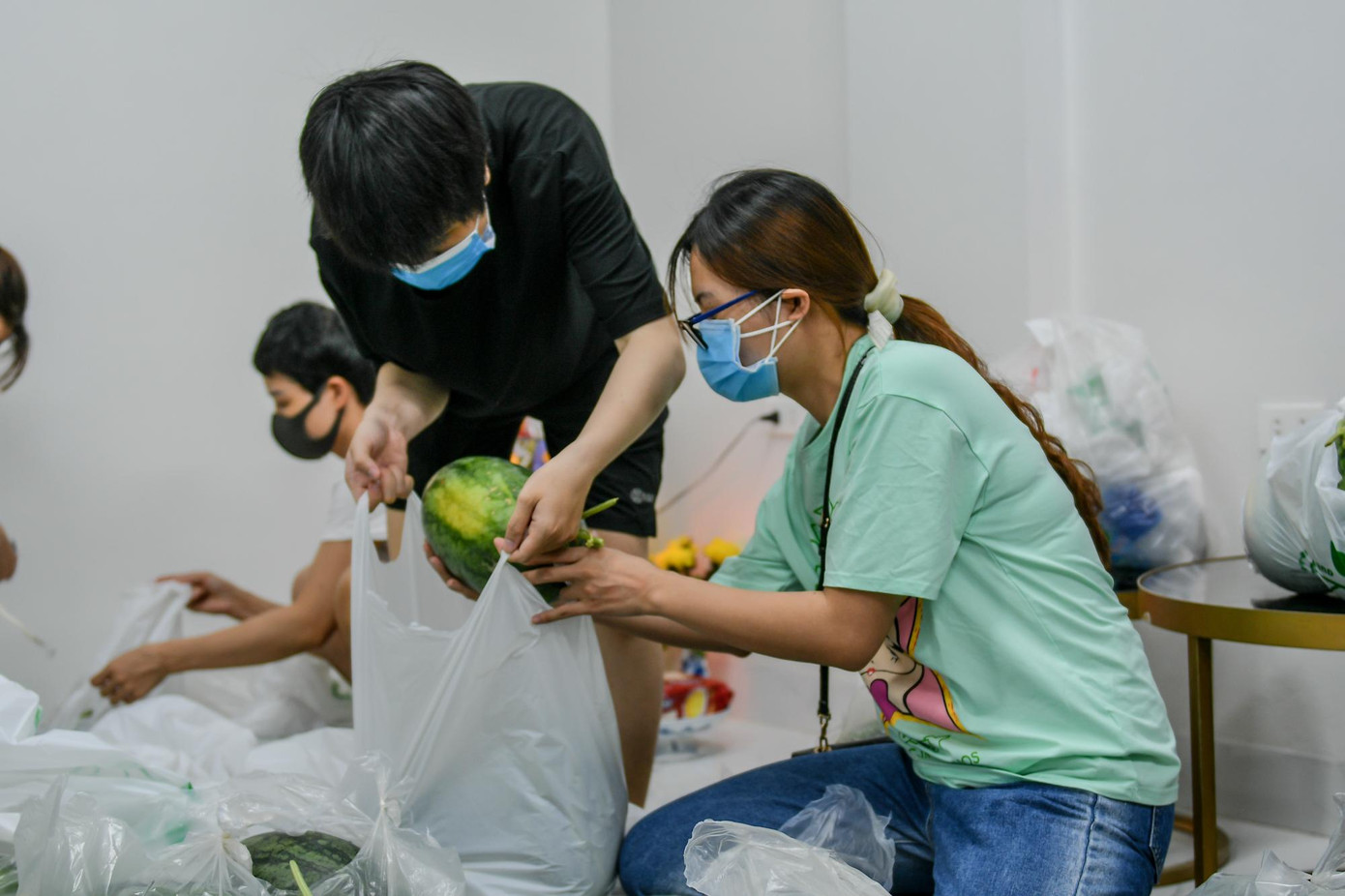 Thời gian giải cứu chỉ diễn ra vỏn vẹn trong 10 vì sau đó dưa hấu sẽ hỏng nên mọi công tác diễn ra khẩn trương.