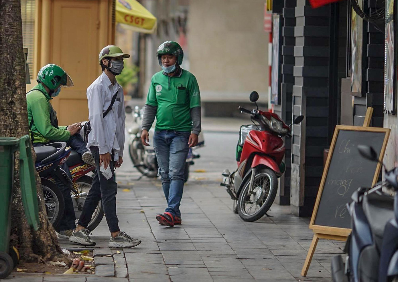 Những người làm nghề giao hàng hoạt động tích cực.