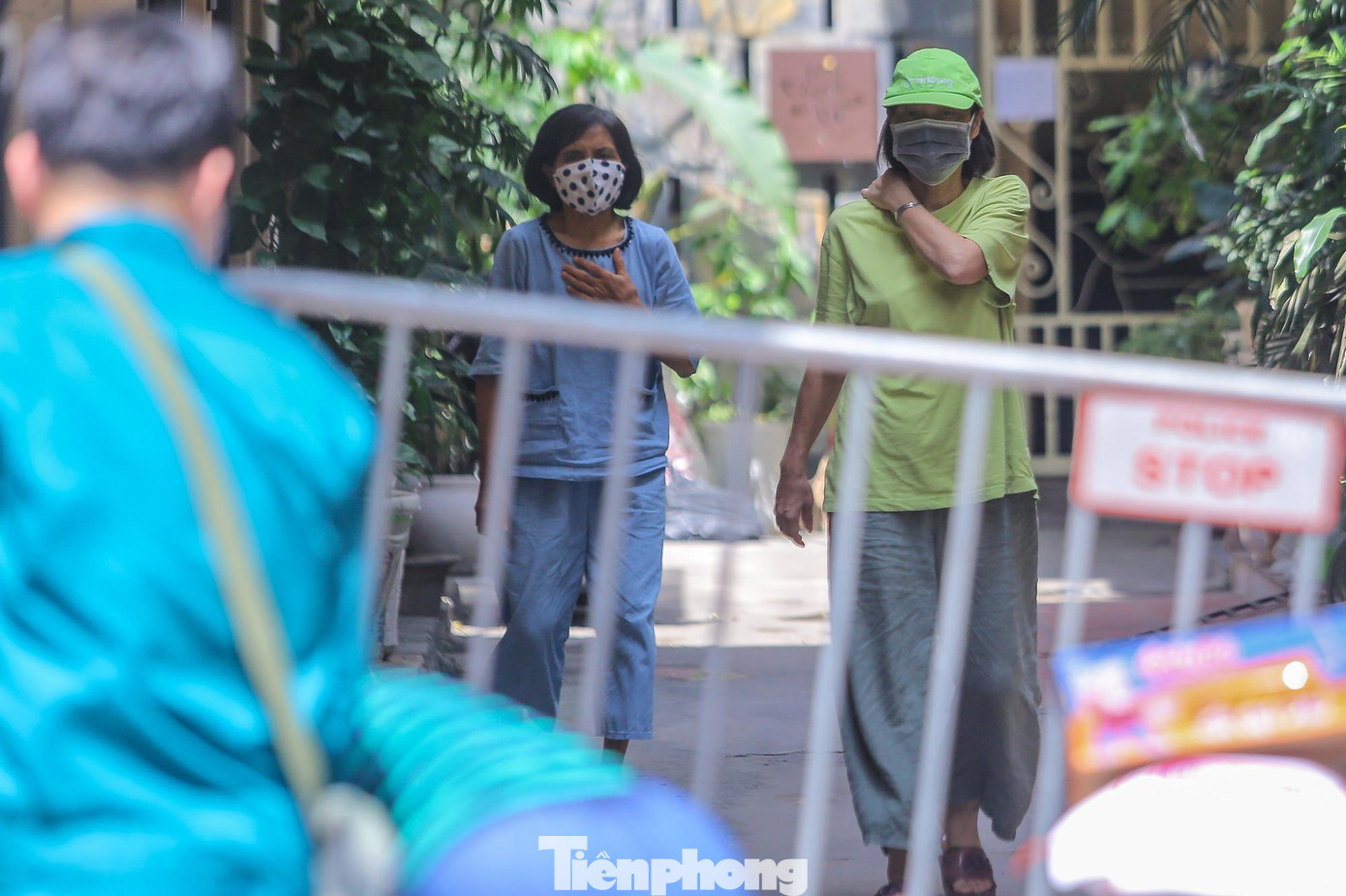 Tại con ngõ này hiện có 12 hộ dân và 34 cư dân sinh sống.