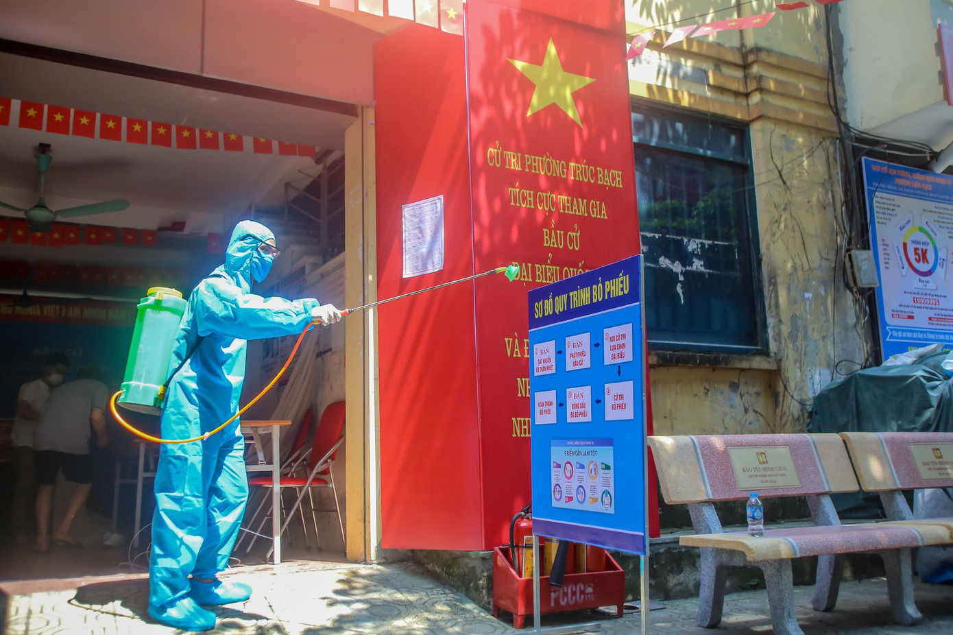 Bắc Giang tổ chức cho cử tri bỏ phiếu theo khung giờ khác nhau ảnh 36