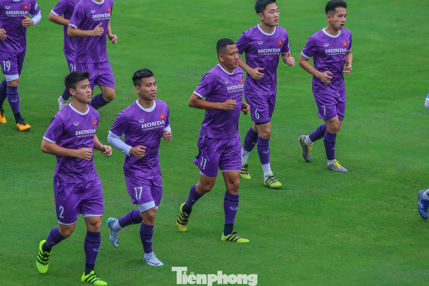 Bất ngờ nhất là sự trở lại của tiền đạo Anh Đức, cầu thủ đang thi đấu cho CLB Long An.