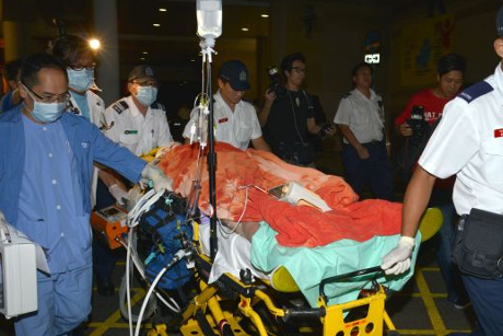 Bị nút chai sâm-panh bắn vào đầu tử vong ngay sinh nhật mình ảnh 1