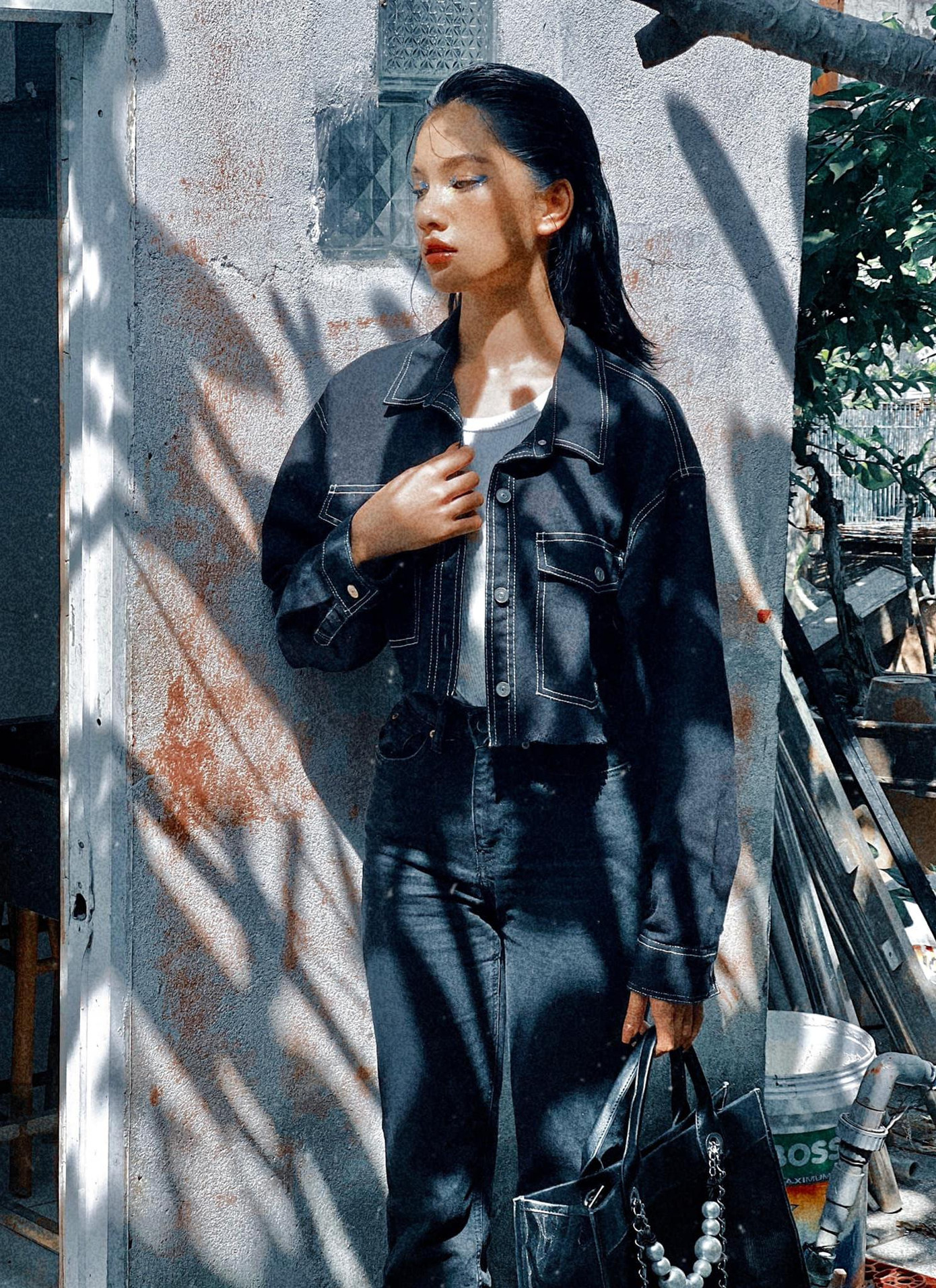 Người đẹp Cẩm Đan cá tính, phong cách khi diện cả 'cây' denim.