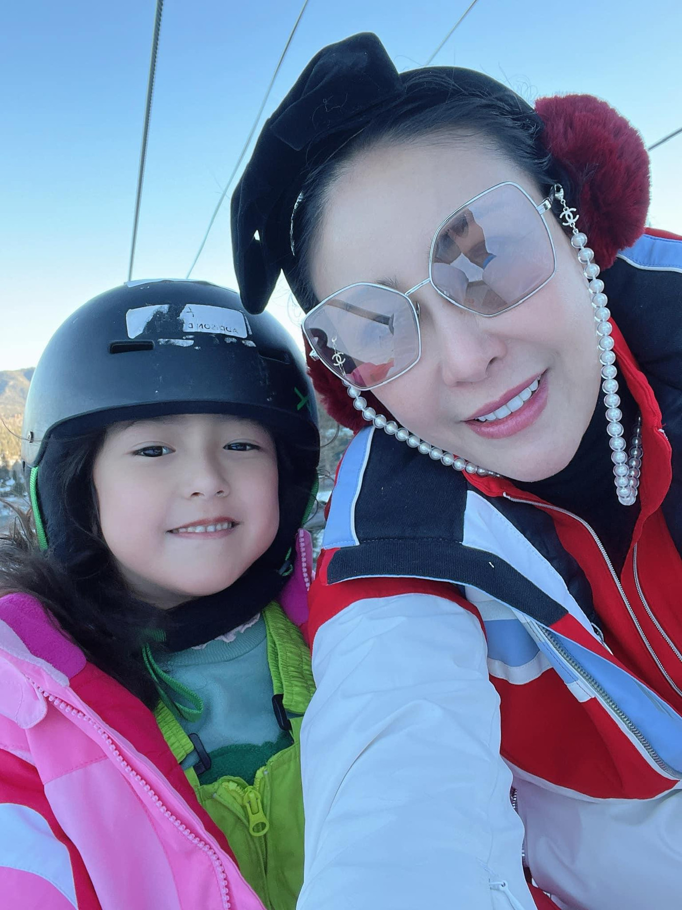 Hà Kiều Anh khoe cô con gái út ngày càng đáng yêu, xinh đẹp.