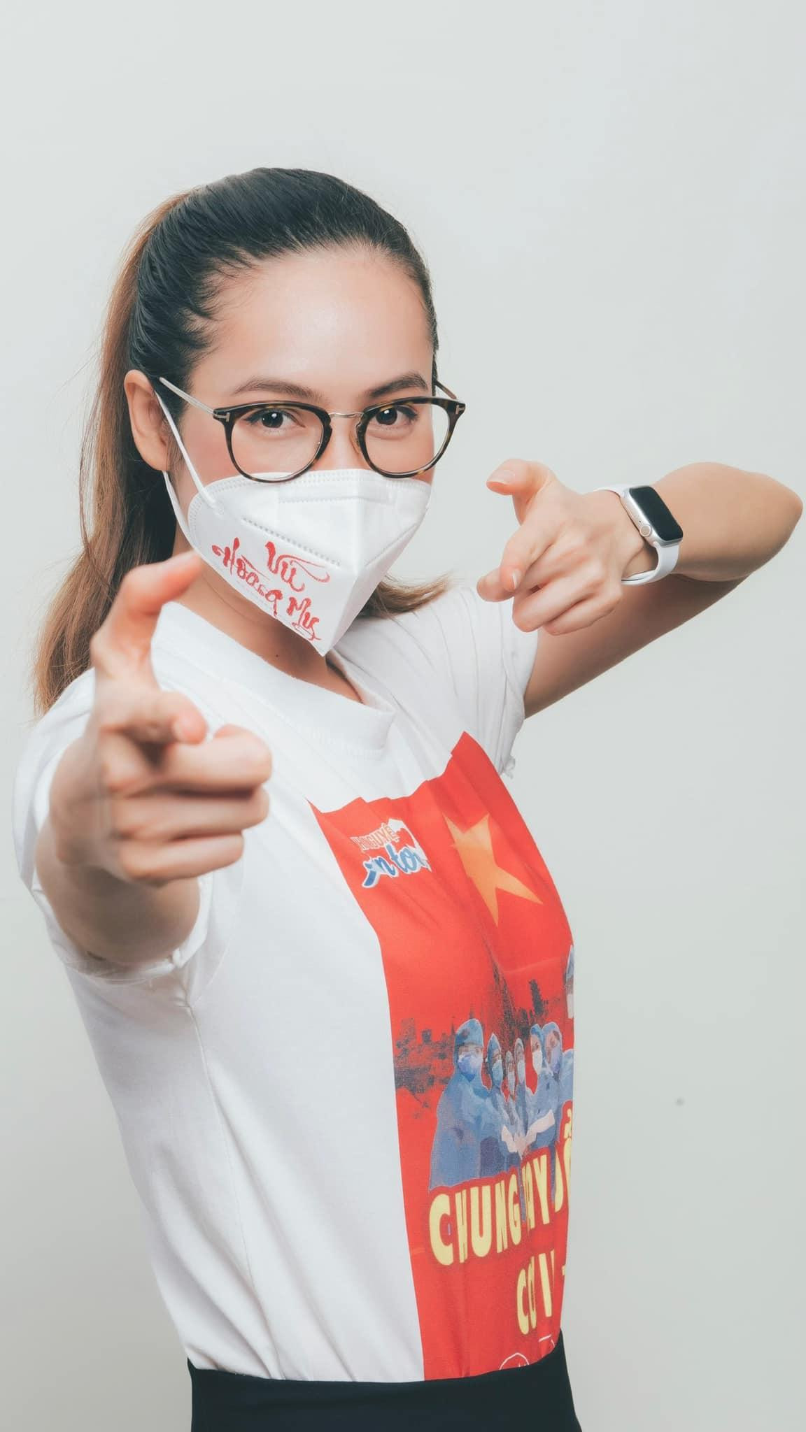 Quá trình làm tình nguyện viên chống dịch giúp cô hiểu về COVID-19 và có nhiều kinh nghiệm trong việc tự điều trị ở nhà.