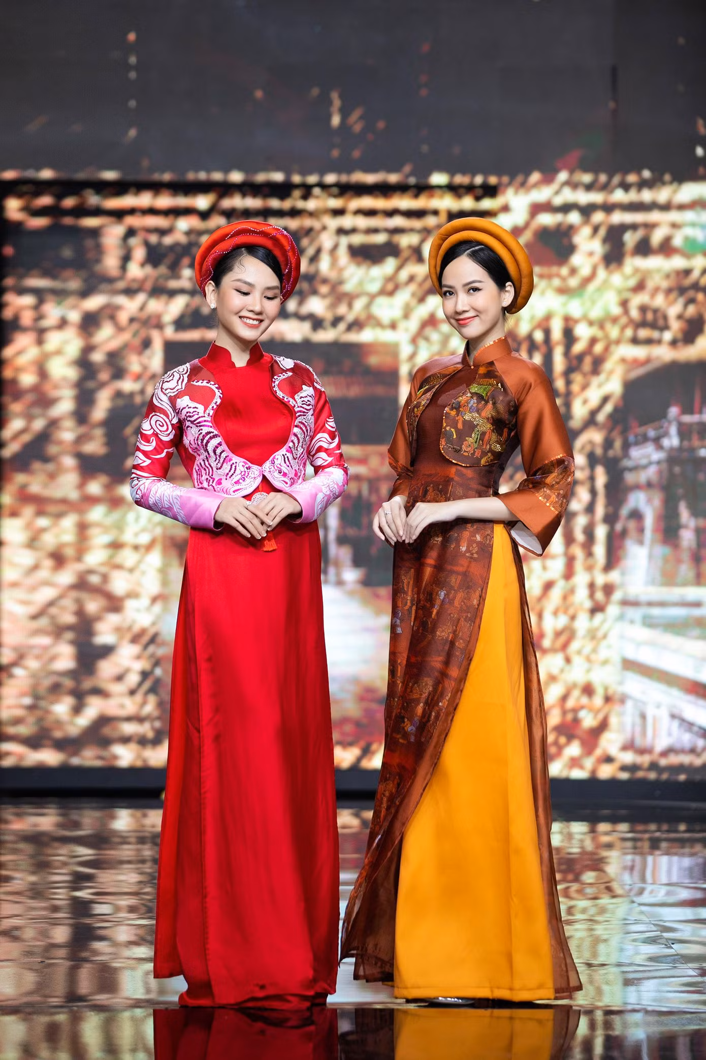 Hai người đẹp top 5 HHVN 2020 là Huỳnh Nguyễn Mai Phương và Phạm Thị Phương Quỳnh cũng góp mặt trong chương trình. Hai người đẹp top 5 HHVN 2020 là Huỳnh Nguyễn Mai Phương và Phạm Thị Phương Quỳnh cũng góp mặt trong chương trình.