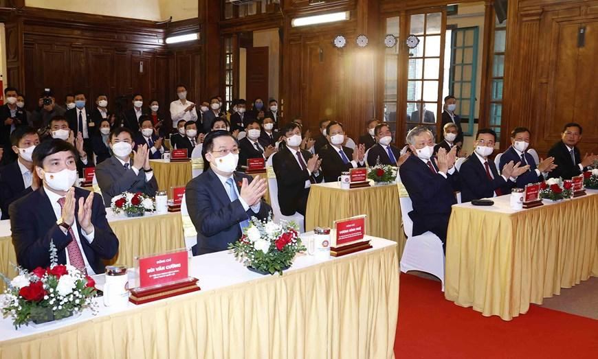 Chủ tịch Quốc hội Vương Đình Huệ và các đại biểu dự lễ khánh thành. (Ảnh: Doãn Tấn/TTXVN)