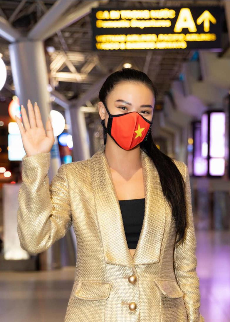 Á hậu Kim Duyên về Việt Nam hôm 3/1. Á hậu Kim Duyên về Việt Nam hôm 3/1.