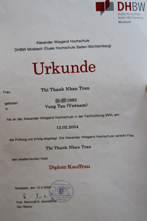 Bằng Đại học của Lý Nhã Kỳ