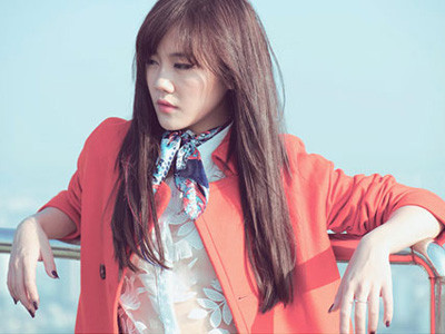 Khuôn mặt thon gọn bất thường của Văn Mai Hương trong bộ ảnh mới khiến cô bị nghi dính đến thẩm mỹ.. Khuôn mặt thon gọn bất thường của Văn Mai Hương trong bộ ảnh mới khiến cô bị nghi dính đến thẩm mỹ.