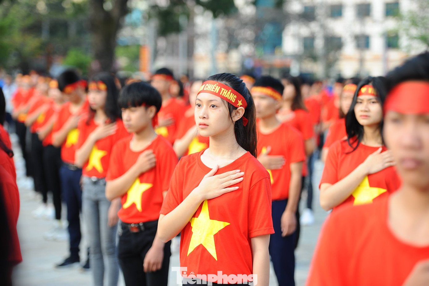 GS Hoàng Chí Bảo cho rằng, hình mẫu thanh niên Việt Nam phải thấm nhuần hình mẫu thanh niên Nguyễn Tất Thành, Nguyễn Ái Quốc, Hồ Chí Minh, bởi tuổi trẻ Hồ Chí Minh và cả cuộc đời Hồ Chí Minh là hiện thân lý tưởng của thanh niên.