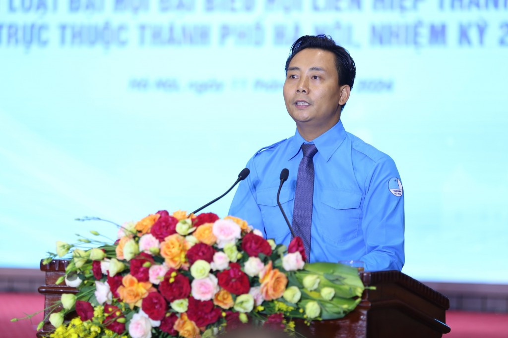 Anh Nguyễn Đức Tiến – Phó Bí thư thường trực Thành Đoàn, Chủ tịch Hội LHTN TP Hà Nội phát biểu tại chương trình