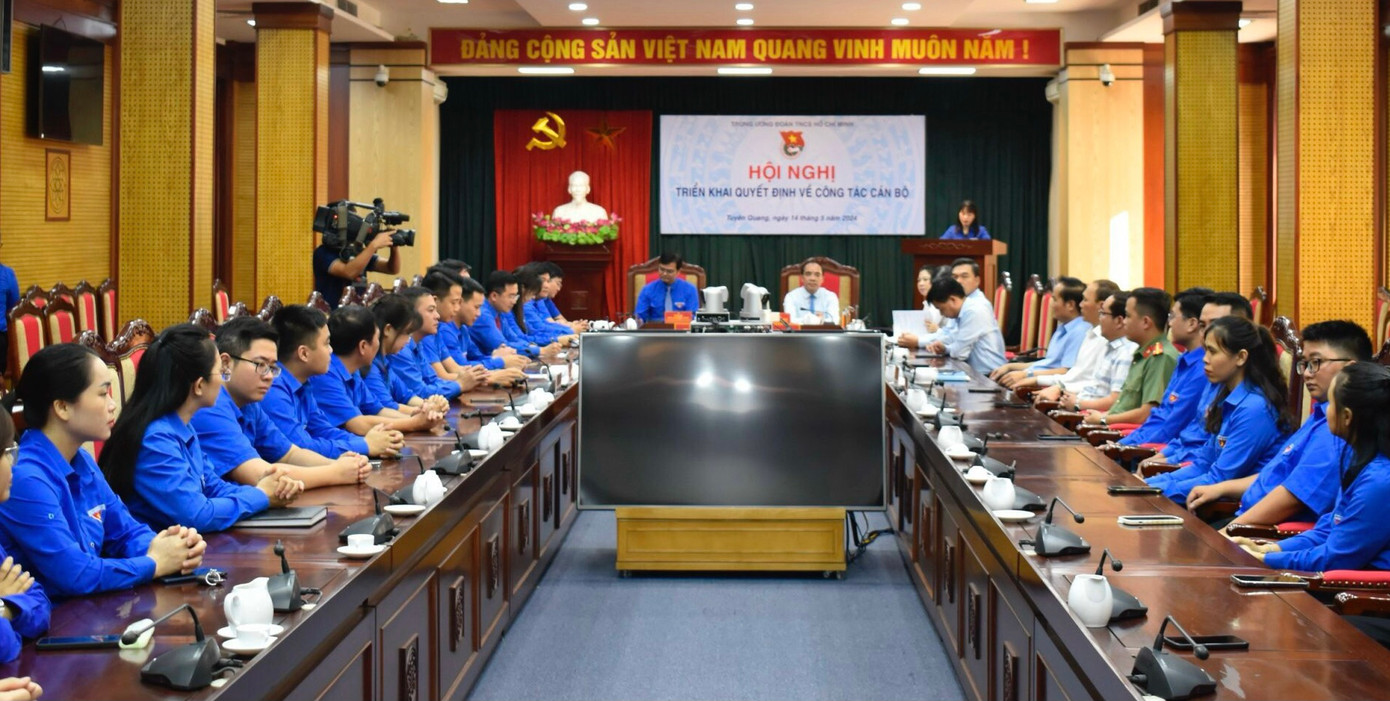 Hội nghị triển khai quyết định về công tác cán bộ tại Tỉnh Đoàn Tuyên Quang. Hội nghị triển khai quyết định về công tác cán bộ tại Tỉnh Đoàn Tuyên Quang.