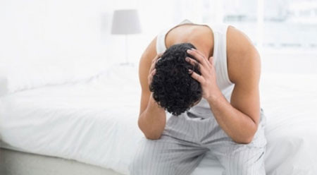  Bỗng dưng anh thấy xấu hổ vô cùng, anh đúng là người chồng vô dụng khi không hiểu cho vợ (Ảnh minh họa). 