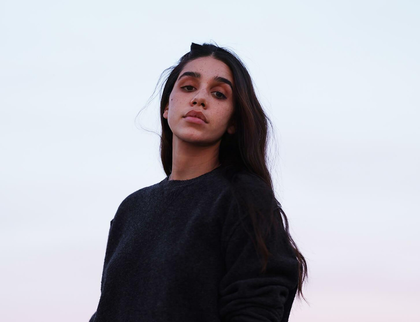 Garrett Bradley rời dự án vì bất đồng với Harry – Meghan. Ảnh: Courtesy Lisson Gallery.