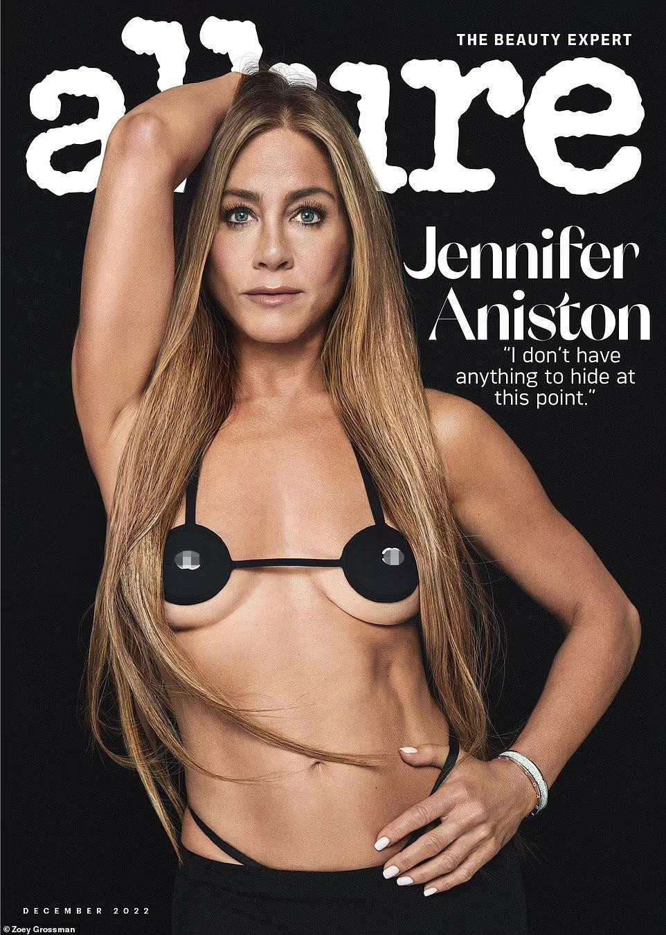 Jennifer Aniston táo bạo trên bìa tạp chí Allure. Ảnh: Allure. Jennifer Aniston táo bạo trên bìa tạp chí Allure. Ảnh: Allure.