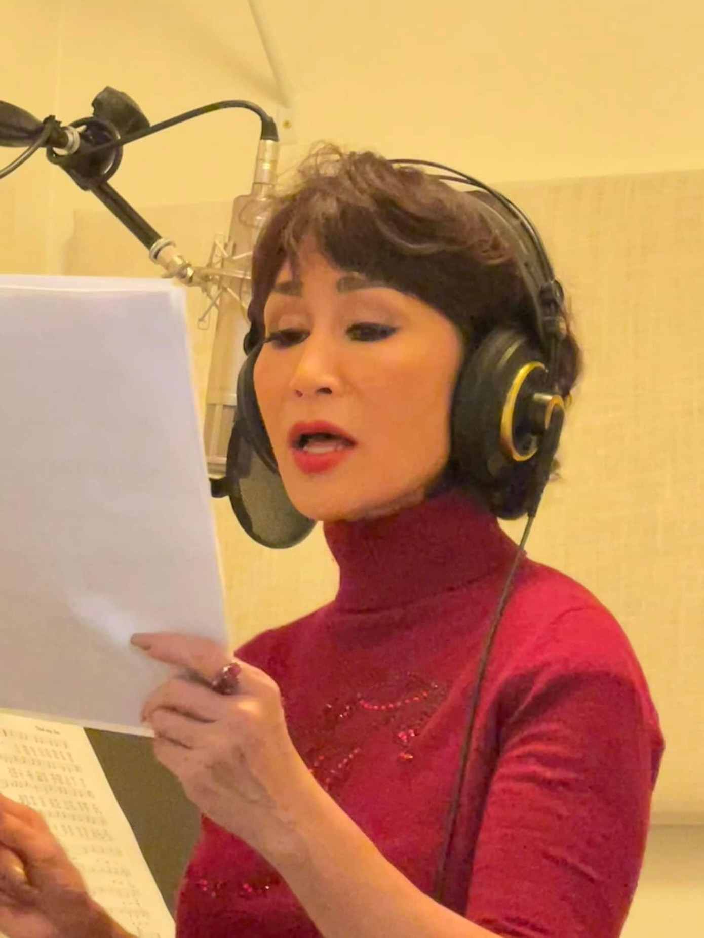 Khánh Hà thể hiện ca khúc 'Cô đơn'