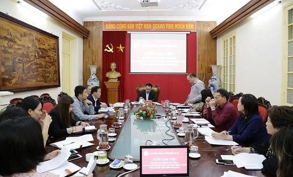 Phó Chủ tịch chuyên trách Hội đồng quản lý BHXH Nguyễn Văn Cường làm việc với Ban Thực hiện chính sách BHXH (BHXH Việt Nam). Phó Chủ tịch chuyên trách Hội đồng quản lý BHXH Nguyễn Văn Cường làm việc với Ban Thực hiện chính sách BHXH (BHXH Việt Nam).