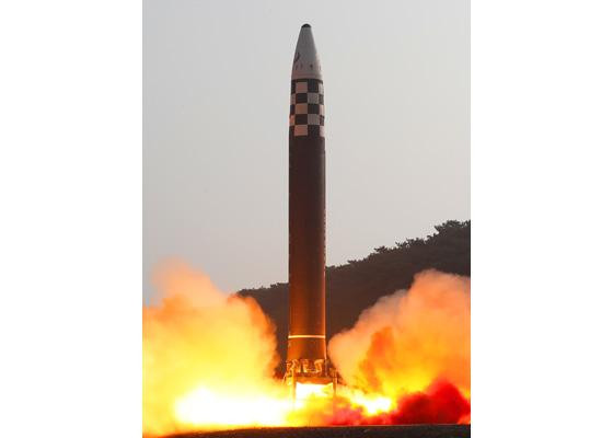 Triều Tiên đã duy trì lệnh ngừng thử hạt nhân và tên lửa tầm xa từ cuối năm 2017, nhưng cho biết vào tháng 1 rằng họ có thể xem xét khởi động lại "tất cả các hoạt động tạm thời bị đình chỉ" trong bối cảnh đối thoại với Mỹ gặp bế tắc. Ảnh: Rodong Sinmun Triều Tiên đã duy trì lệnh ngừng thử hạt nhân và tên lửa tầm xa từ cuối năm 2017, nhưng cho biết vào tháng 1 rằng họ có thể xem xét khởi động lại "tất cả các hoạt động tạm thời bị đình chỉ" trong bối cảnh đối thoại với Mỹ gặp bế tắc. Ảnh: Rodong Sinmun