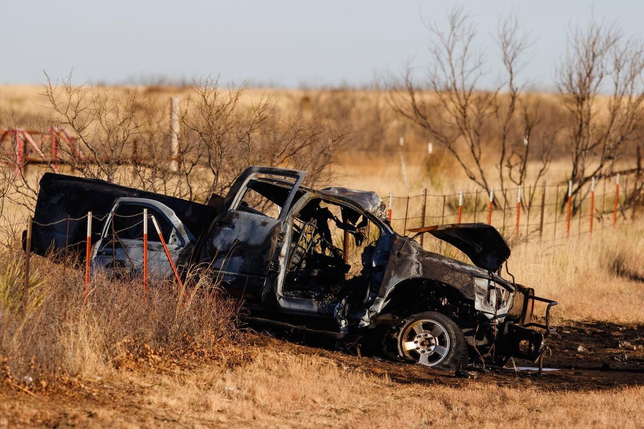 Chiếc xe bán tải tại hiện trường vụ tai nạn. Ảnh: AP