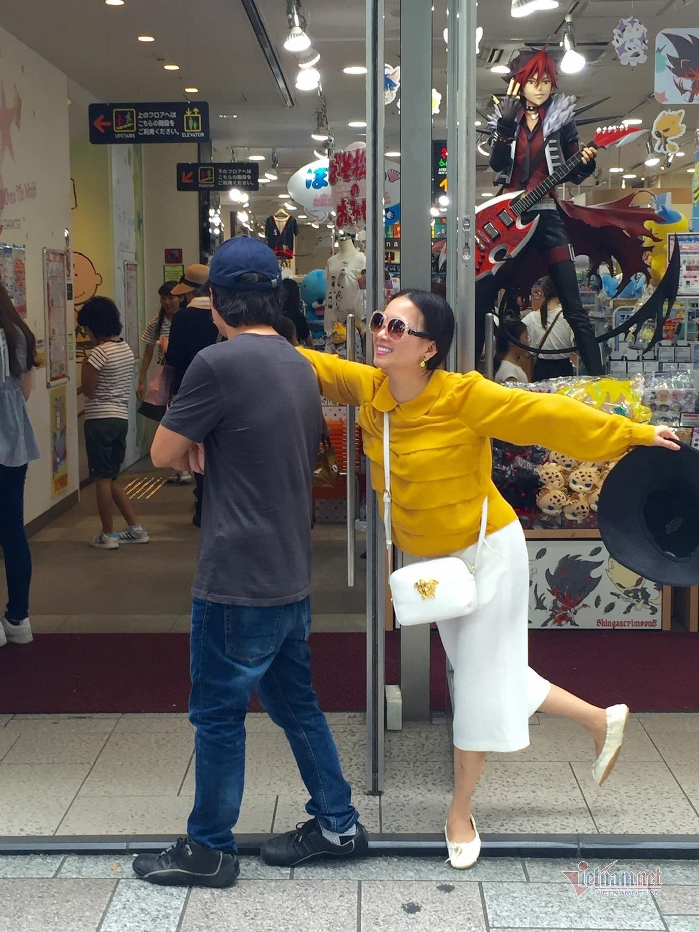 Hai tấm ảnh hiếm hoi của vợ chồng Hà Phương vì Chính Chu không thích chụp ảnh.