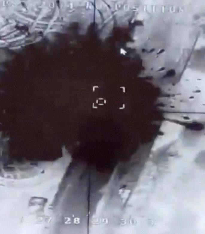 Hệ thống tên lửa đất-đối-không BUK của Nga bị tấn công bởi máy bay không người lái của Ukraine gần thị trấn Malyn (cách thủ đô Kiev của Ukraine khoảng 100km về phía Tây Bắc). Ảnh: Reuters